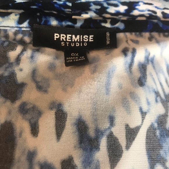 Premise Blue & White Open Front - Picture 3 of 3